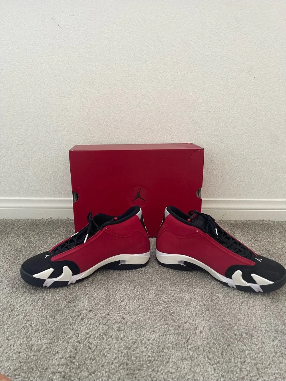Air Jordan 14 retro Men’s Low-Top Sneakers in Red, Black & White